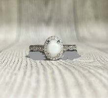 Load image into Gallery viewer, Oval Halo Keepsake Ring
