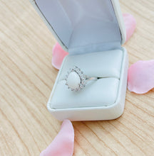 Load image into Gallery viewer, Starburst Pear Keepsake Ring
