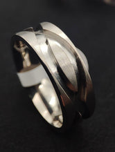 Load image into Gallery viewer, Titanium men’s ring
